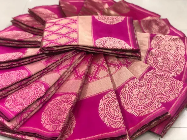 Pink_Woven_Kanjivaram_Jacquard_Saree_with_Saree_Cover